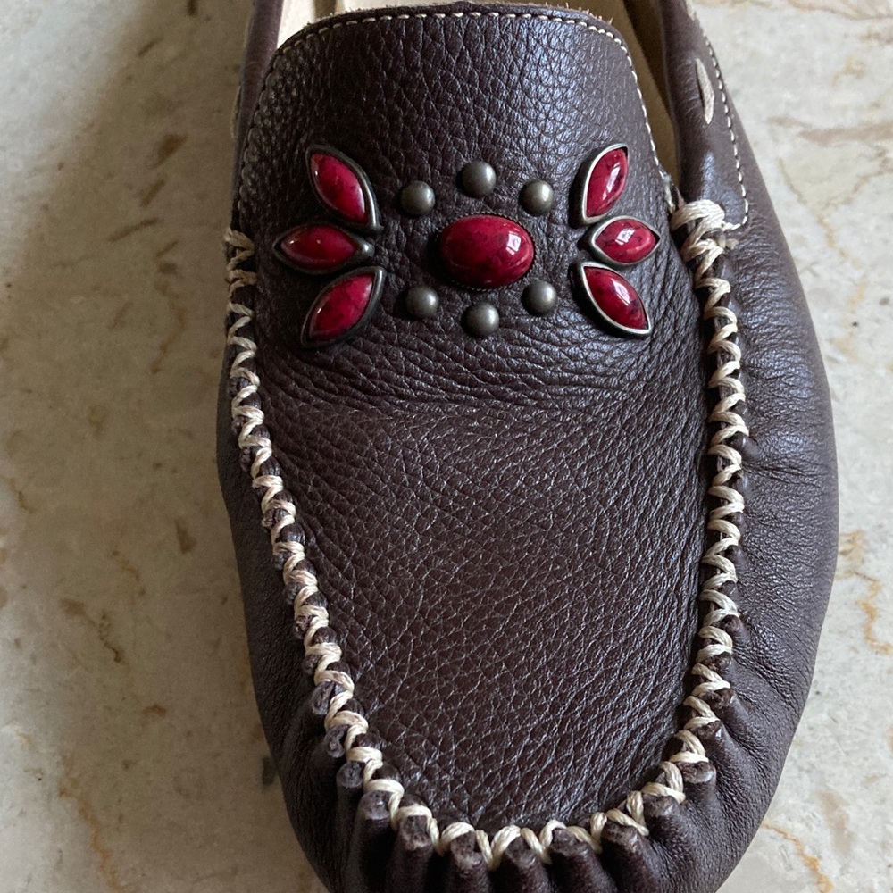 Brown Leather Loafers with Red Embellishments - Picture 2 of 6